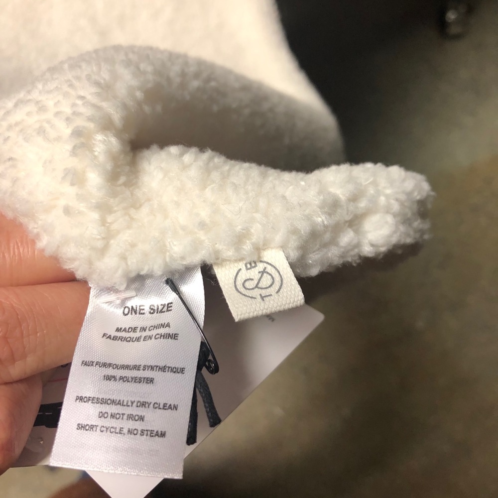 Faux Shearling Stole/scarf - Picture 15 of 16